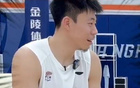 張鎮(zhèn)麟震驚于上海男籃隊(duì)友發(fā)來(lái)的表情包歡迎加盟